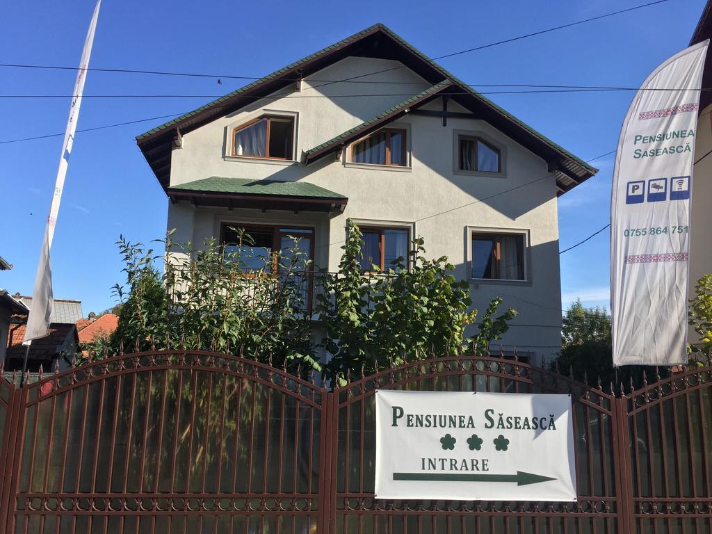 Pensiunea Saseasca Leresti Kültér fotó